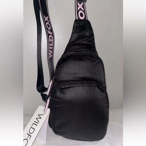 NEW! NWT WILDFOX Sling Logo Shoulder Bag Black/Pink